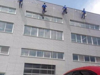 南京秦淮專業(yè)保潔清洗服務 地毯、外墻與開荒保潔全方位解決方案